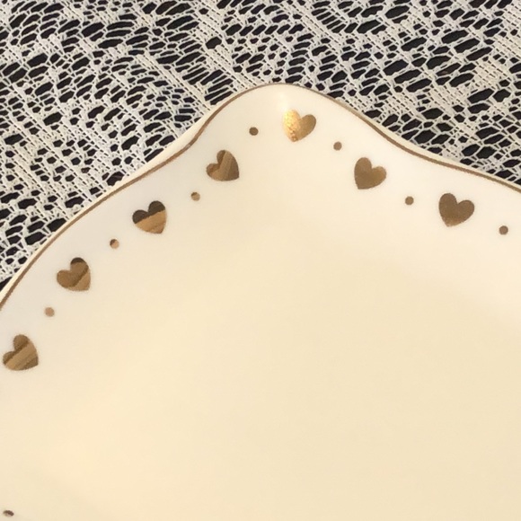 Elegance Trinket Serving Dish Tray with Gold Trim and Hearts NWOT - Picture 3 of 6